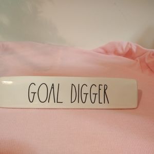 NWOT Rae Dunn "GOAL DIGGER" Desk Sign